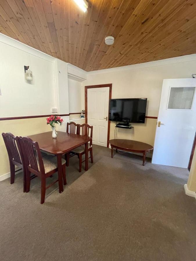 Near Sea House Stay Бангор Екстериор снимка