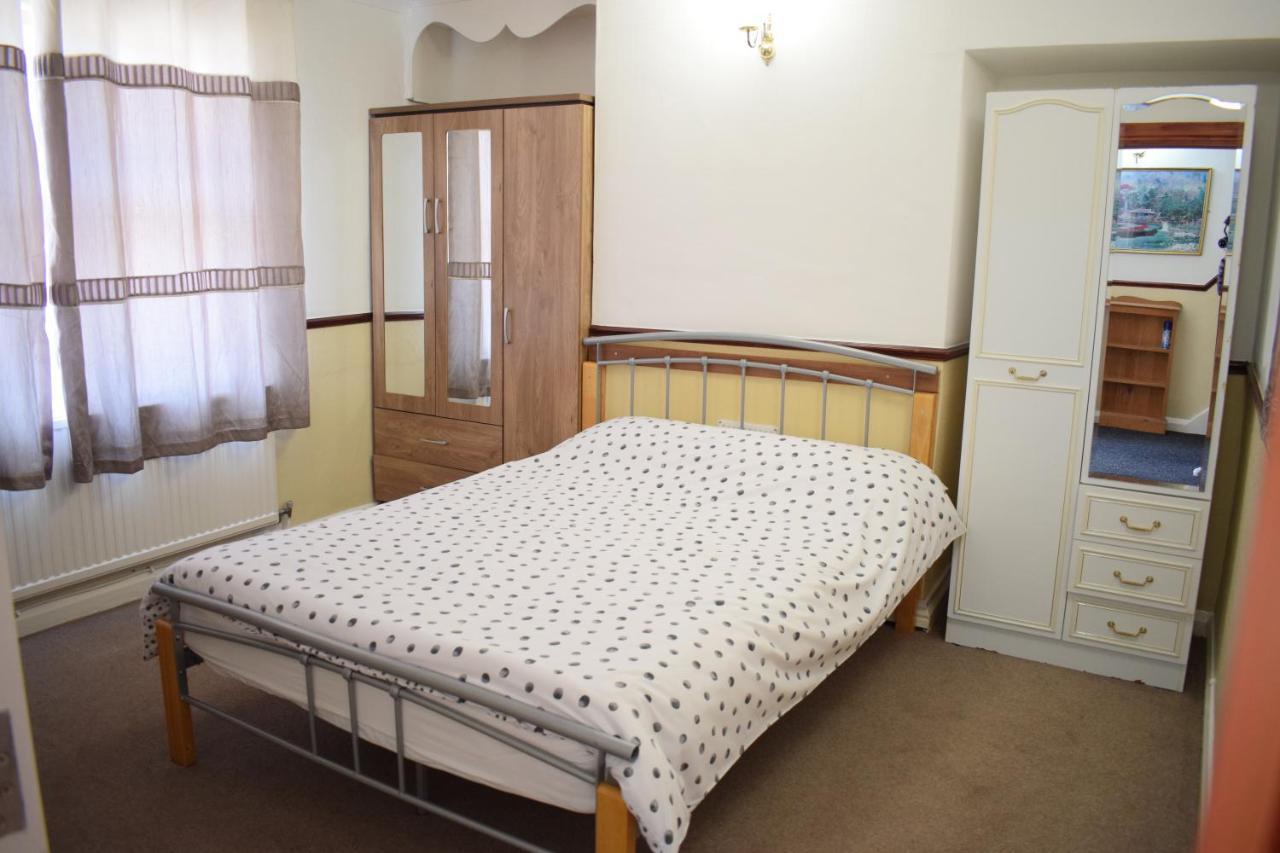 Near Sea House Stay Бангор Екстериор снимка